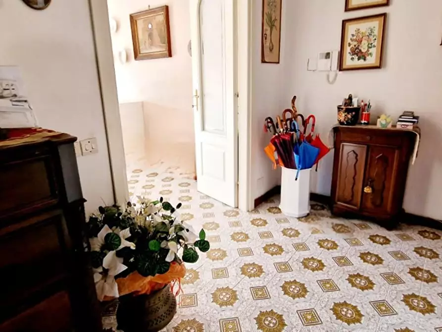 Immagine 1 di Appartamento in vendita  a Carrara