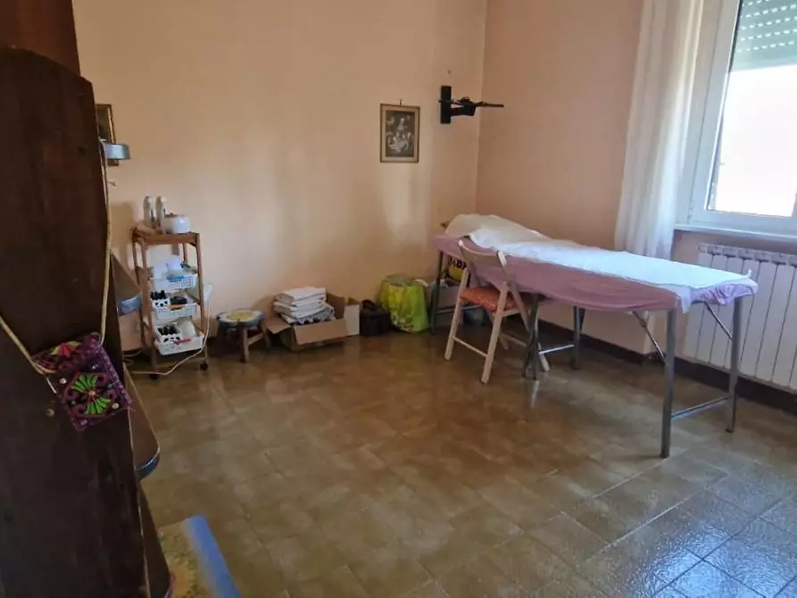 Immagine 9 di Appartamento in vendita  a Carrara