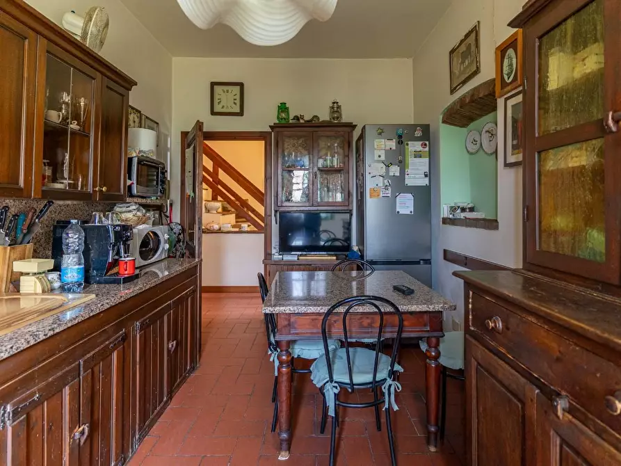 Immagine 39 di Casa colonica in vendita  a Montespertoli