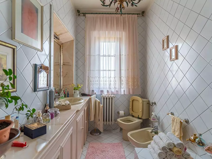 Immagine 47 di Casa colonica in vendita  a Montespertoli