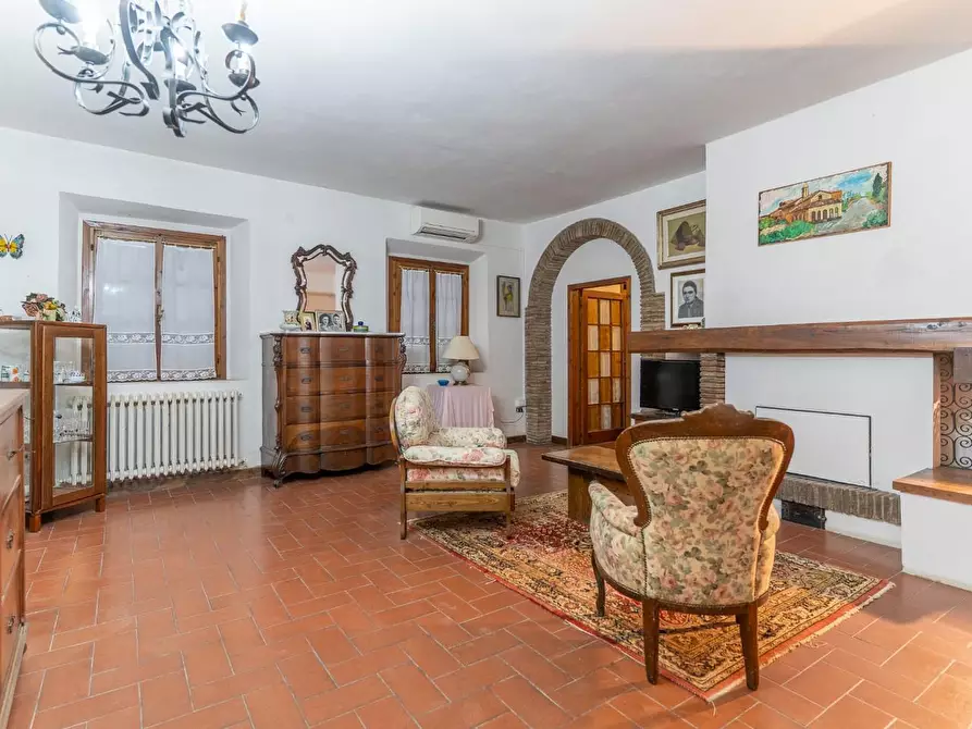 Immagine 33 di Casa colonica in vendita  a Montespertoli