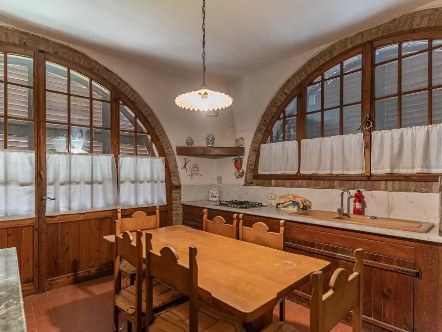 Immagine 28 di Casa colonica in vendita  a Montespertoli