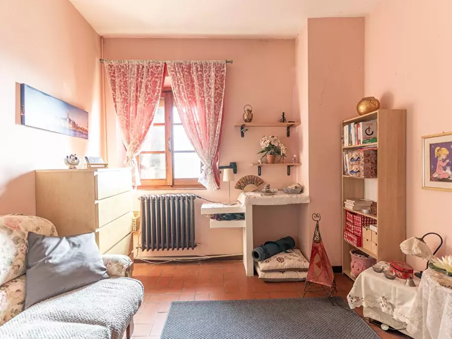 Immagine 44 di Casa colonica in vendita  a Montespertoli