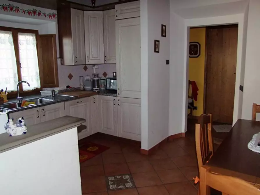 Immagine 10 di Casa colonica in vendita  a Rufina