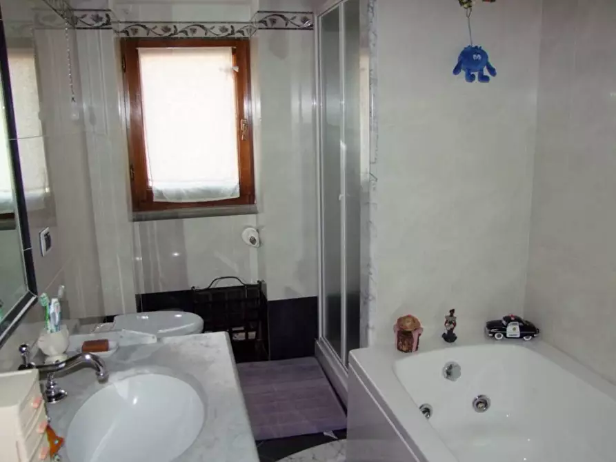 Immagine 14 di Casa colonica in vendita  a Rufina