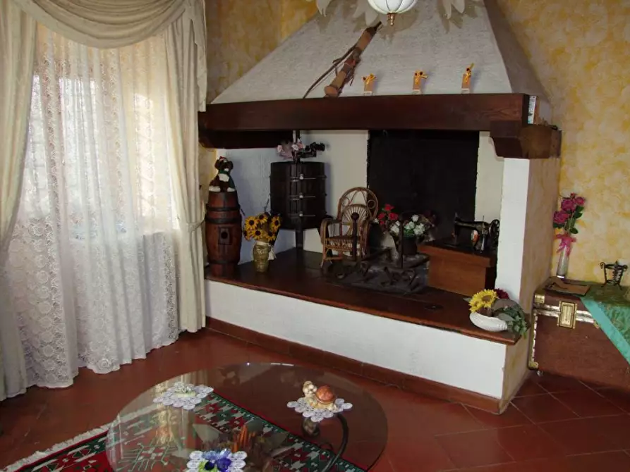 Immagine 3 di Casa colonica in vendita  a Rufina