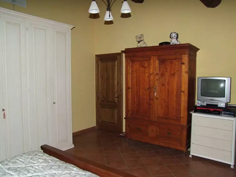 Immagine 11 di Casa colonica in vendita  a Rufina