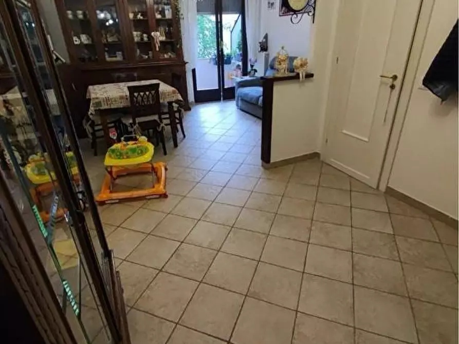 Immagine 3 di Appartamento in vendita  a Massa