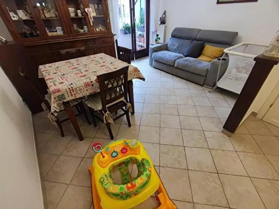 Immagine 2 di Appartamento in vendita  a Massa