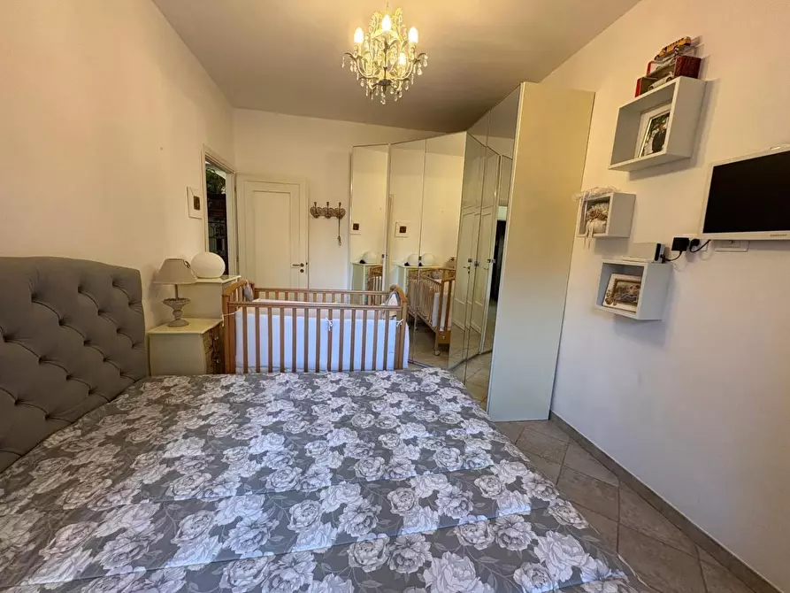 Immagine 12 di Appartamento in vendita  a Massa