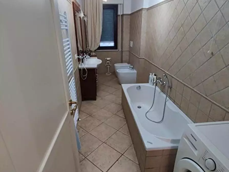 Immagine 15 di Appartamento in vendita  a Massa