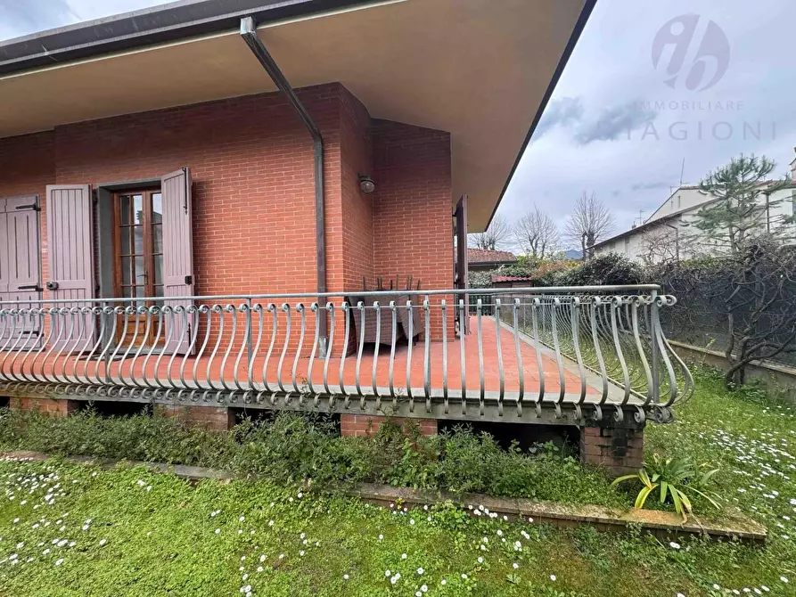 Immagine 9 di Casa indipendente in vendita  a Forte Dei Marmi