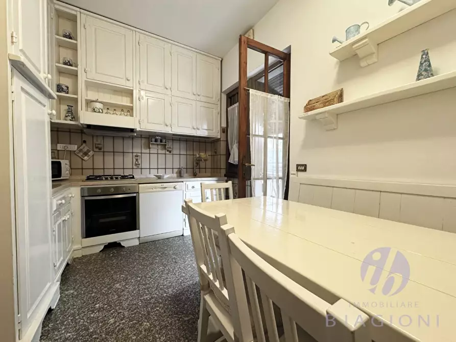 Immagine 10 di Casa indipendente in vendita  a Forte Dei Marmi