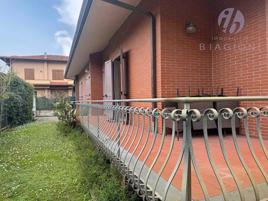 Immagine 4 di Casa indipendente in vendita  a Forte Dei Marmi