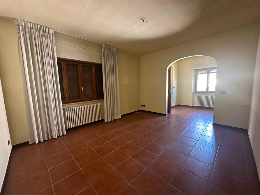 Immagine 2 di Villa in vendita  a Lucca