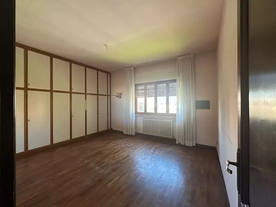 Immagine 9 di Villa in vendita  a Lucca