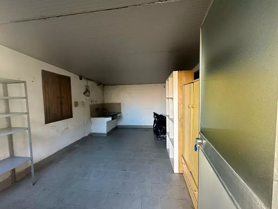 Immagine 25 di Villa in vendita  a Lucca