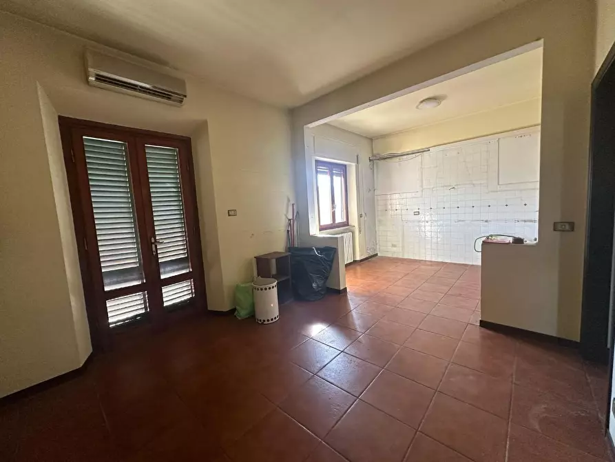 Immagine 5 di Villa in vendita  a Lucca