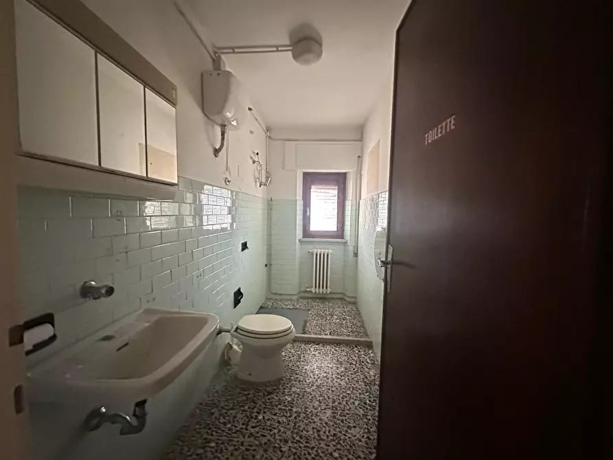 Immagine 23 di Villa in vendita  a Lucca