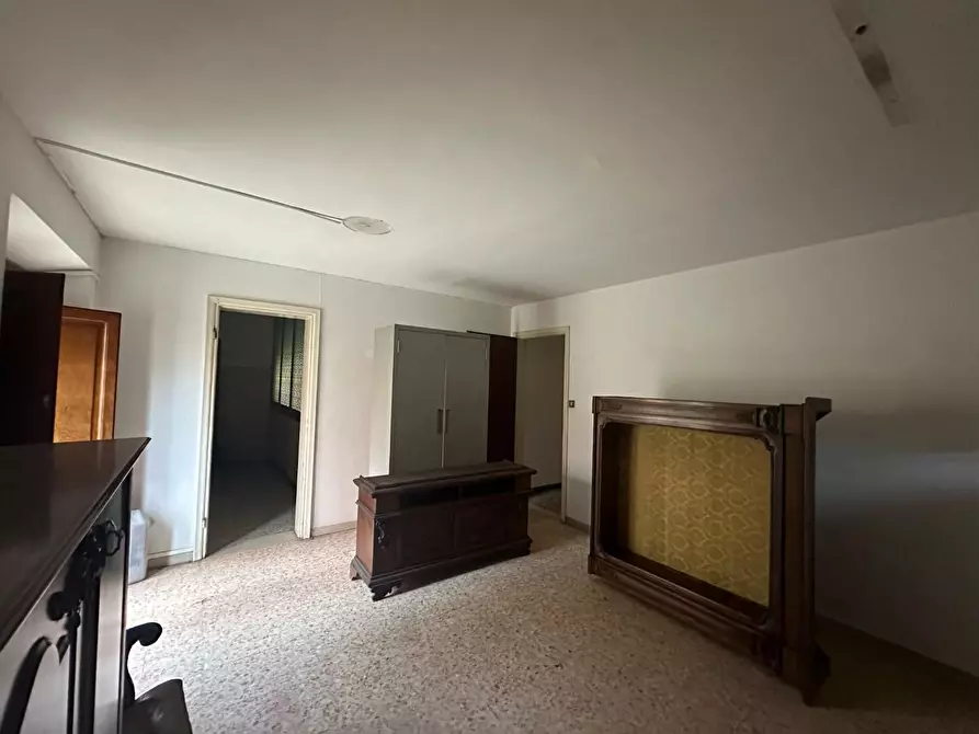 Immagine 22 di Villa in vendita  a Lucca