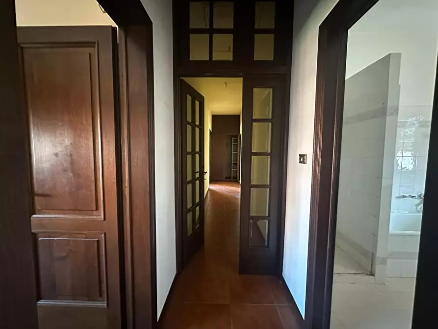 Immagine 8 di Villa in vendita  a Lucca
