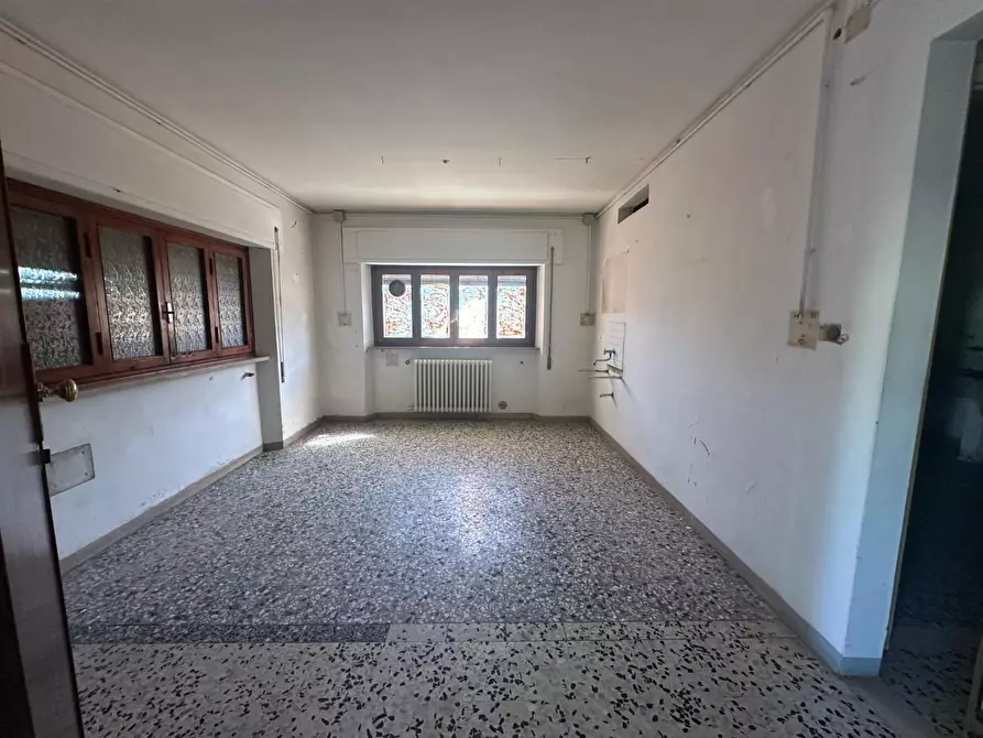 Immagine 18 di Villa in vendita  a Lucca