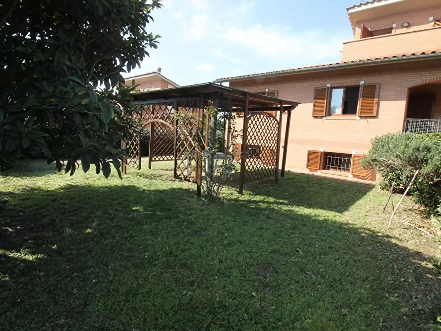 Immagine 26 di Appartamento in vendita  a Colle Di Val D'elsa