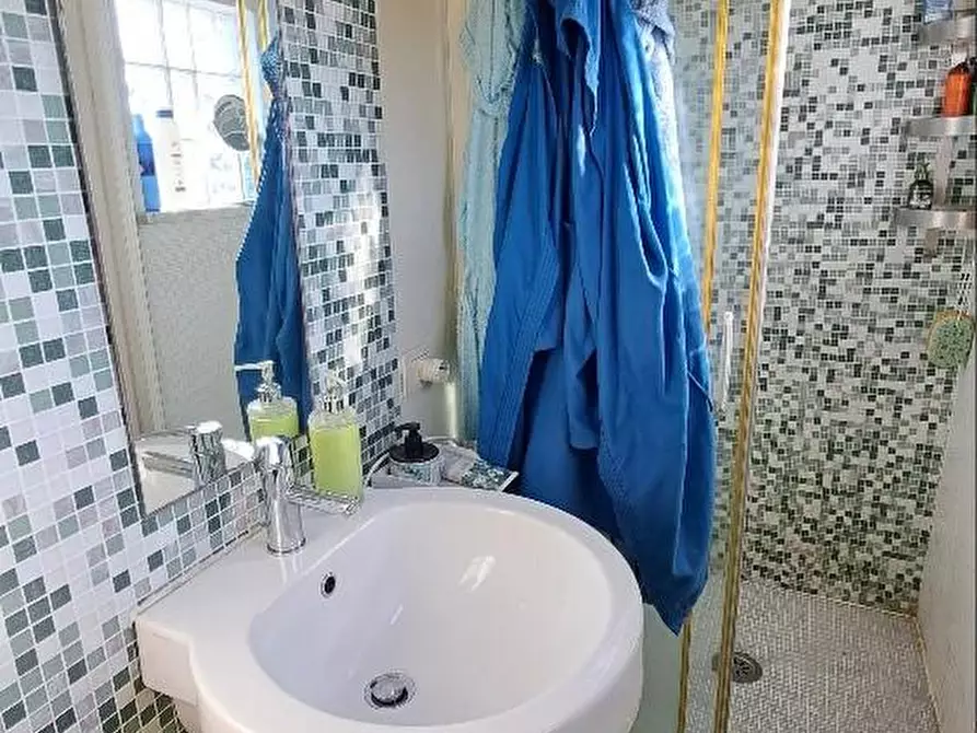 Immagine 19 di Villa in vendita  a Pisa