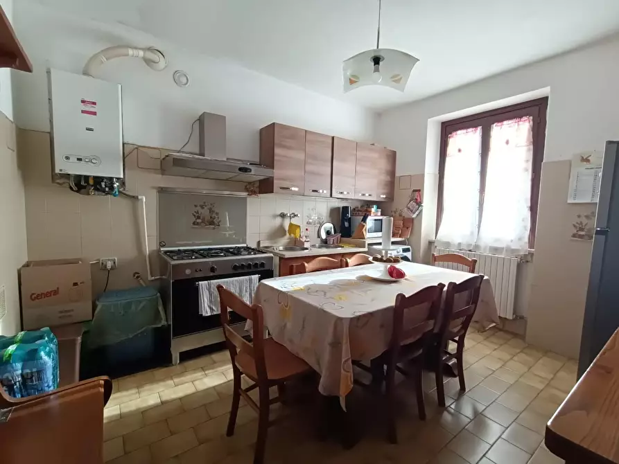 Immagine 3 di Casa semindipendente in vendita  a Carrara