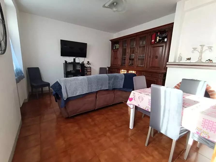 Immagine 2 di Casa semindipendente in vendita  a Carrara