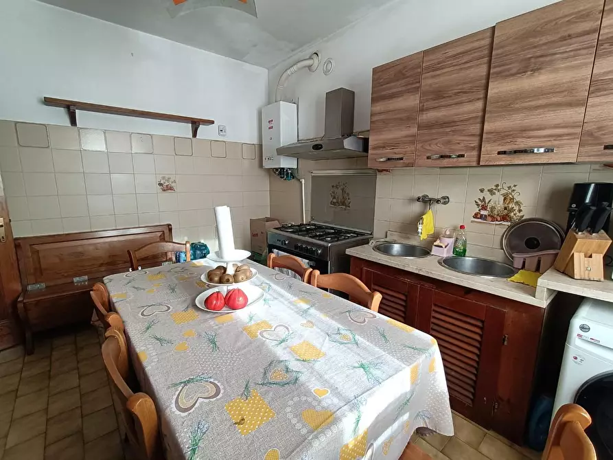 Immagine 4 di Casa semindipendente in vendita  a Carrara