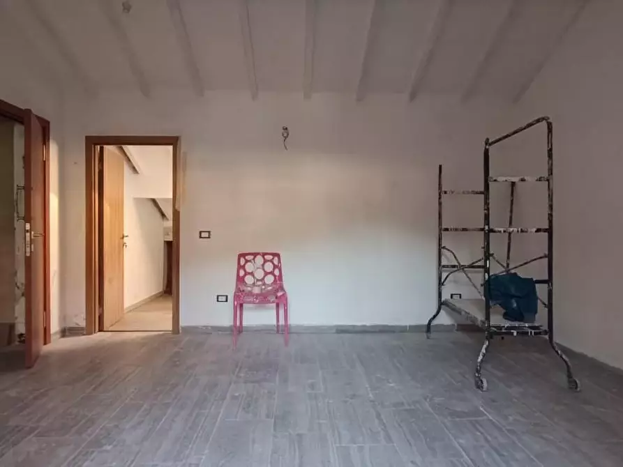 Immagine 2 di Appartamento in vendita  a Carrara