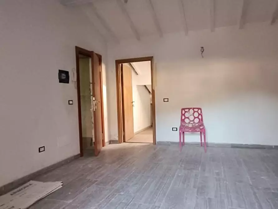 Immagine 3 di Appartamento in vendita  a Carrara