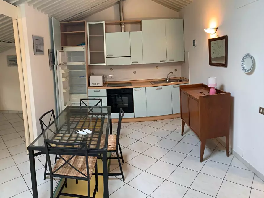 Immagine 2 di Appartamento in affitto  a Camaiore