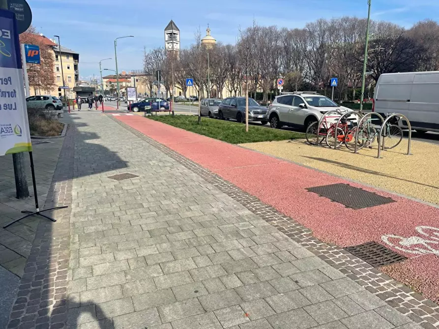 Immagine 16 di Attività commerciale in vendita  a Torino