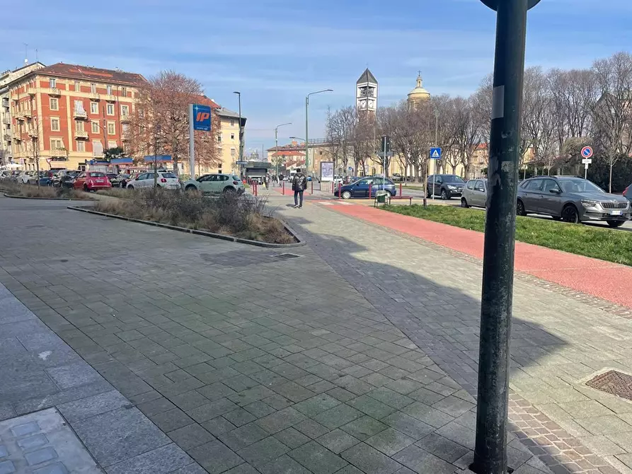 Immagine 17 di Attività commerciale in vendita  a Torino