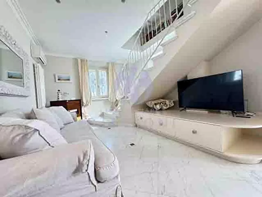 Immagine 17 di Villa in vendita  a Forte Dei Marmi