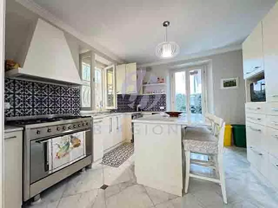 Immagine 4 di Villa in vendita  a Forte Dei Marmi