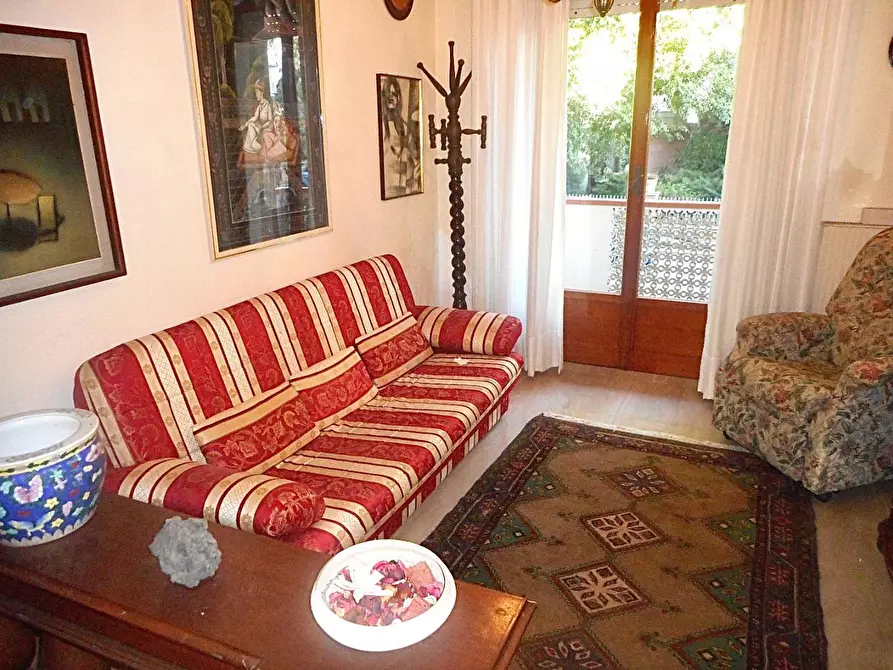 Immagine 5 di Appartamento in vendita  a Massa