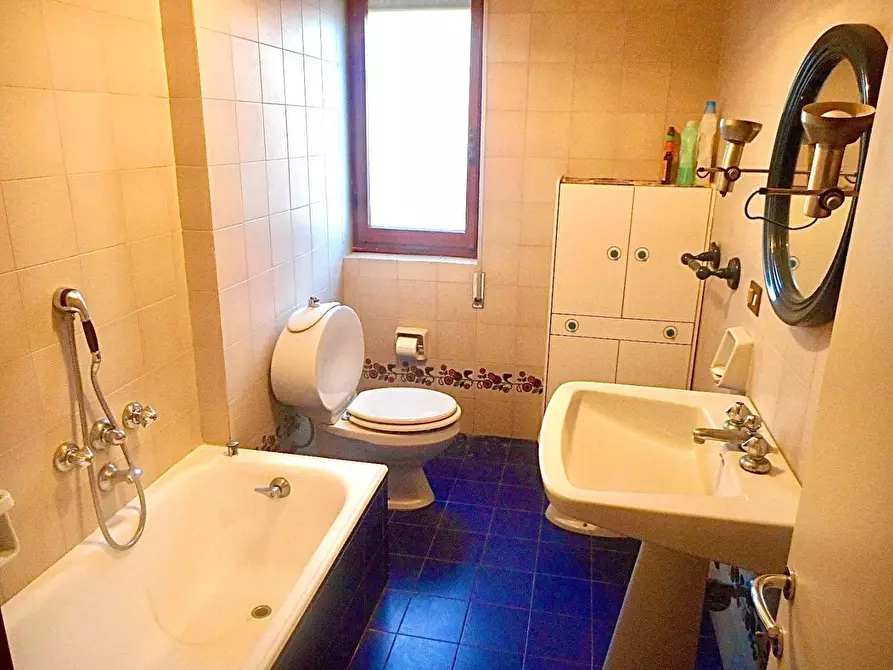 Immagine 10 di Appartamento in vendita  a Massa