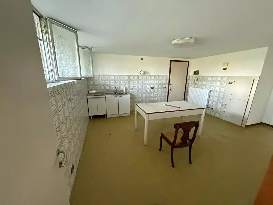 Immagine 16 di Appartamento in vendita  a Massa