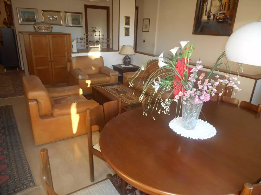 Immagine 3 di Appartamento in vendita  a Massa