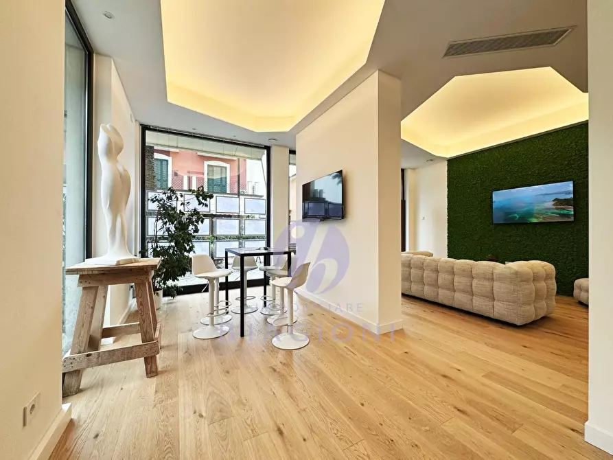 Immagine 10 di Casa indipendente in vendita  a Forte Dei Marmi