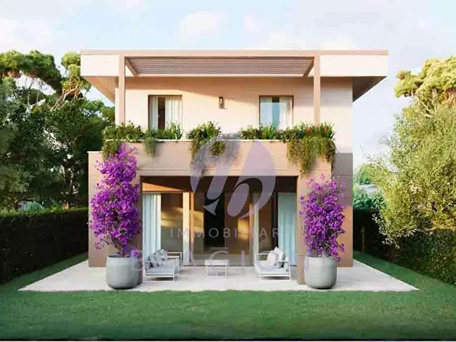 Immagine 5 di Casa indipendente in vendita  a Forte Dei Marmi