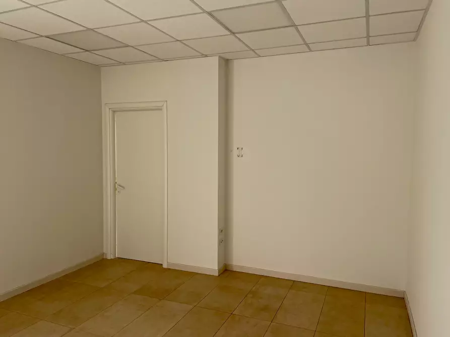 Immagine 6 di Ufficio in affitto  a San Miniato