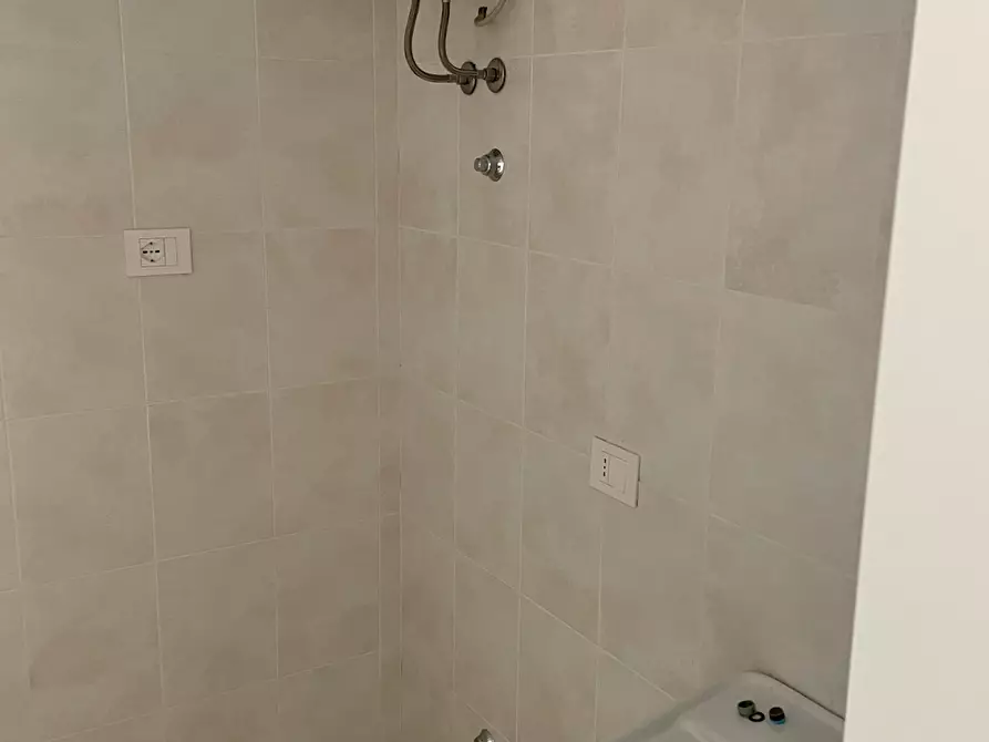 Immagine 8 di Ufficio in affitto  a San Miniato