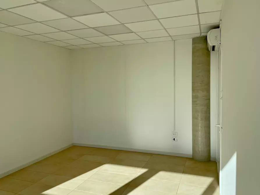 Immagine 5 di Ufficio in affitto  a San Miniato