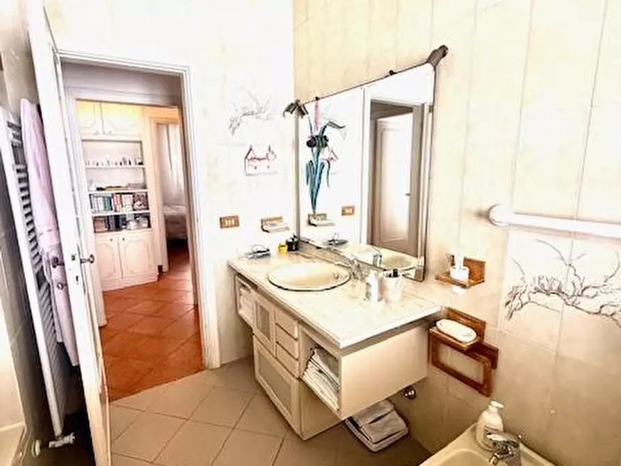 Immagine 6 di Casa semindipendente in vendita  a Camaiore