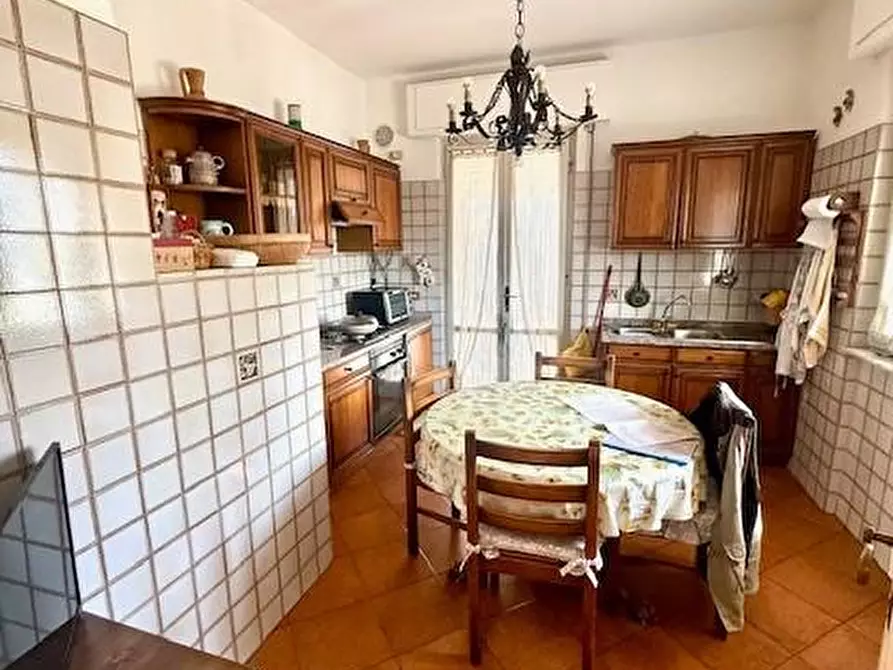 Immagine 10 di Casa semindipendente in vendita  a Camaiore