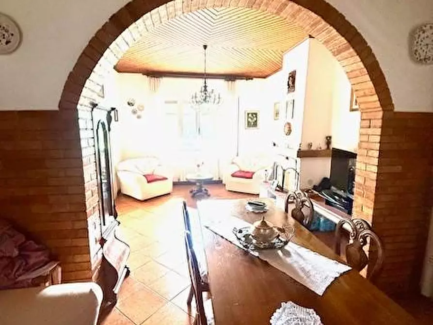 Immagine 9 di Casa semindipendente in vendita  a Camaiore